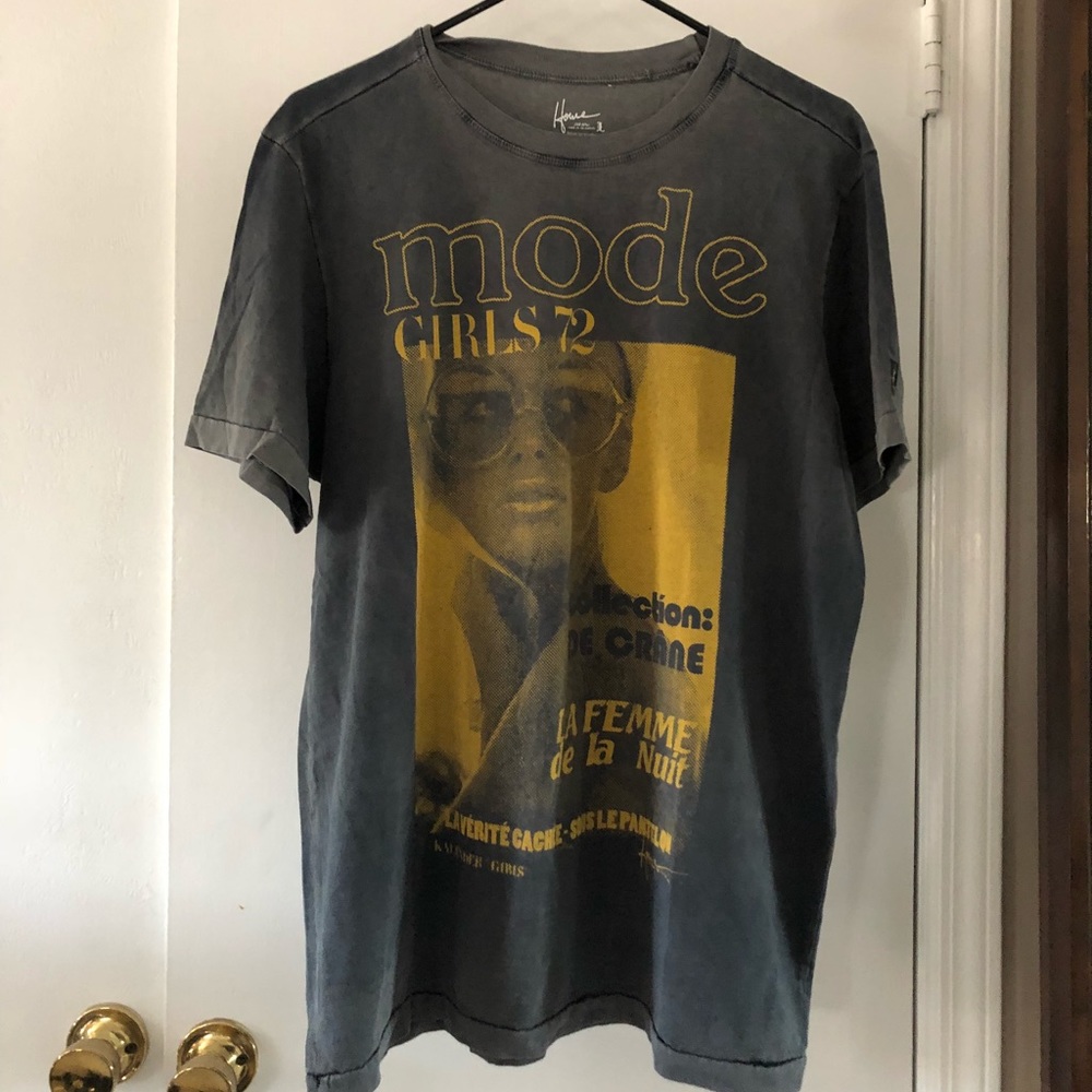 Howe graphic tee shirt